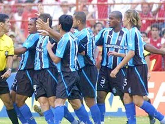 Imagem do artigo:Há 17 anos, Grêmio ganhava a Série B na famosa Batalha dos Aflitos
