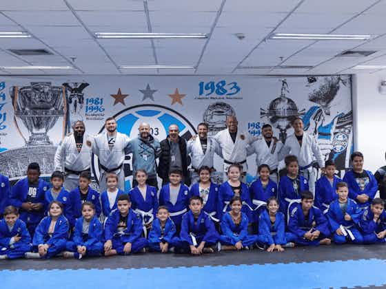 Imagem do artigo:Comunidade Tri recebe 80 crianças carentes para aulas de Jiu-jitsu