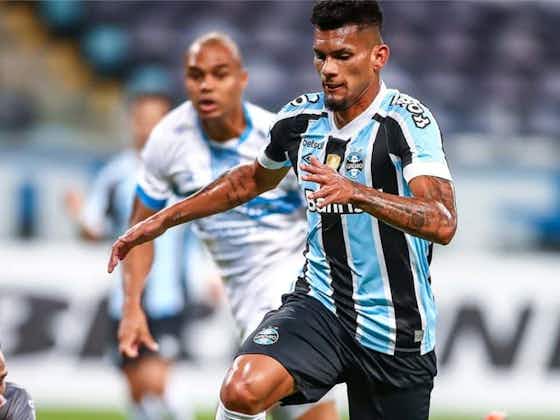 Imagem do artigo:Rodrigues treina normalmente e deve ser titular do Grêmio contra o Criciúma
