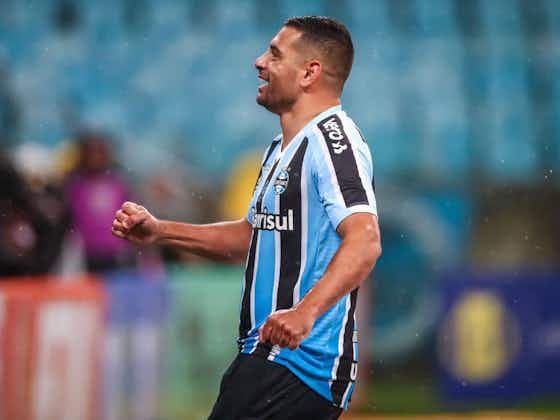 Imagem do artigo:Adversários tropeçam e Grêmio assume a vice-lideranca da Série B