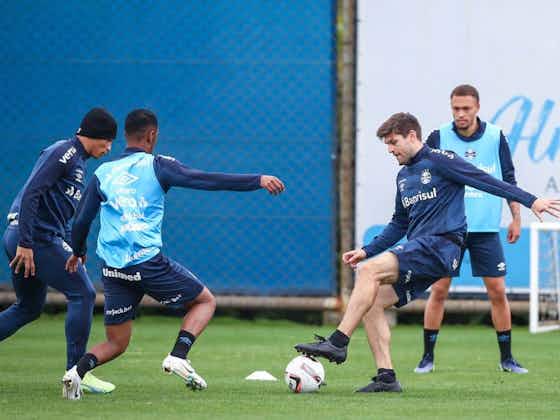 Imagem do artigo:Dois jogadores voltam a treinar normalmente no Grêmio