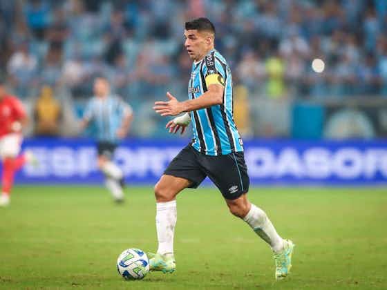 Imagem do artigo:Ex-lateral do Inter faz visita para Luis Suárez no Grêmio
