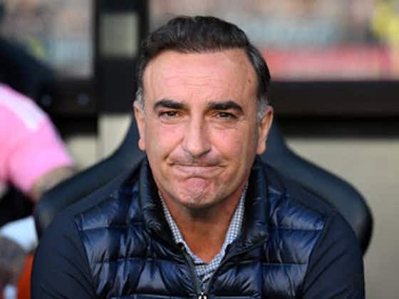 Article image:Official: Carlos Carvalhal leaves Olympiacos after 2 months
