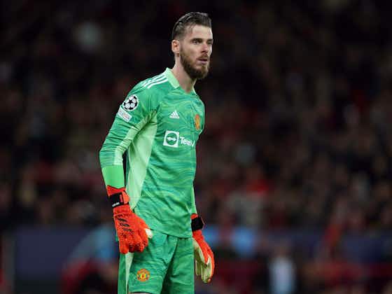Article image:Manchester United fans sympathise with David de Gea after Leicester City defeat