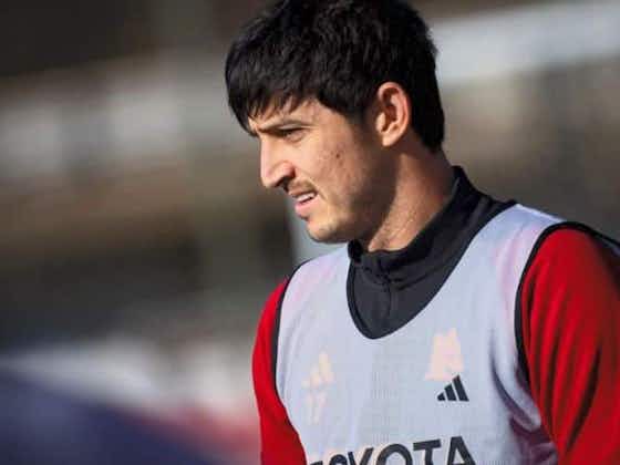 Article image:Sardar Azmoun makes partial return to training for Roma