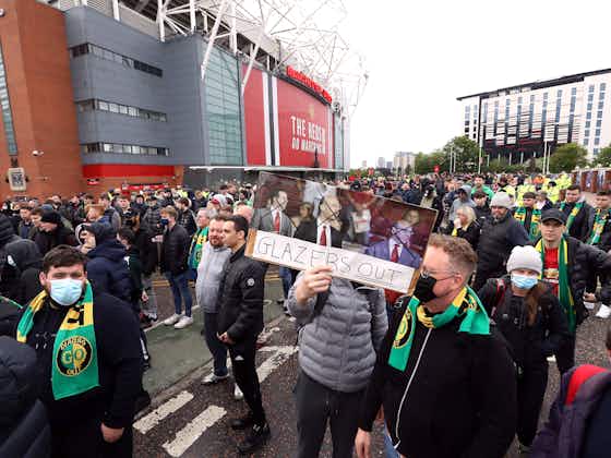 Article image:Two arrested in Manchester United fan protests prior to Liverpool game