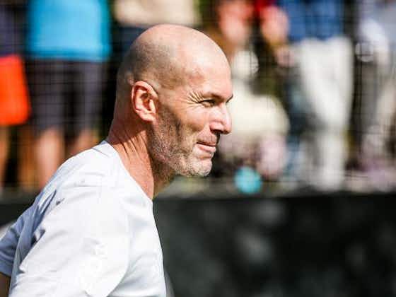 Image de l'article :Real Madrid : une grave accusation frappe Zinédine Zidane !