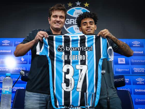 Imagem do artigo:Ex-Corinthians, Du Queiroz é apresentado oficialmente pelo Grêmio