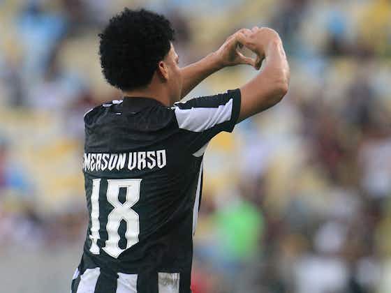 Imagem do artigo:Botafogo acerta saída do atacante Emerson Urso para a Série B