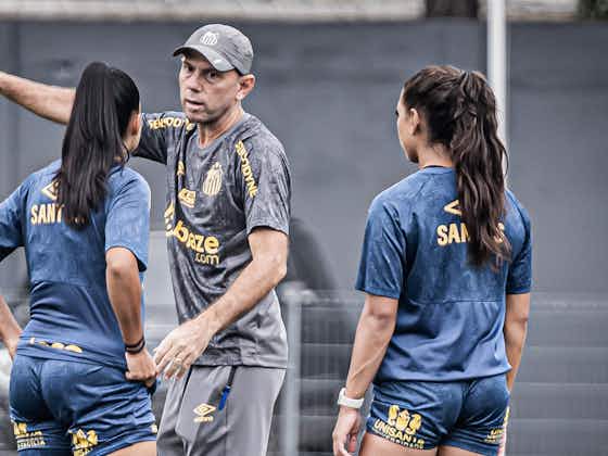 Imagem do artigo:Presidente do Santos coloca em dúvida denúncias contra técnico do time feminino