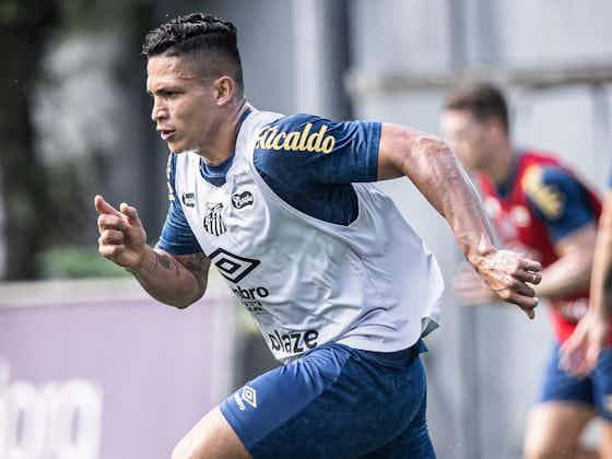 Imagem do artigo:Rodrigo Ferreira se dispõe a jogar nas duas laterais no Santos e diz estar bem fisicamente