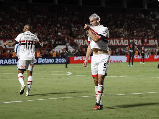 Imagem do artigo:Com dois a mais, São Paulo vence Atlético-GO sob olhares de Zubeldía e ganha a primeira no Brasileiro