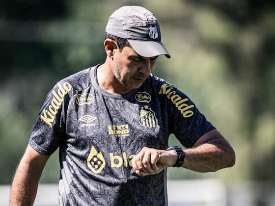 Imagem do artigo:Sem Aderlan, Santos faz treino tático e aprimora bola parada de olho no Avaí