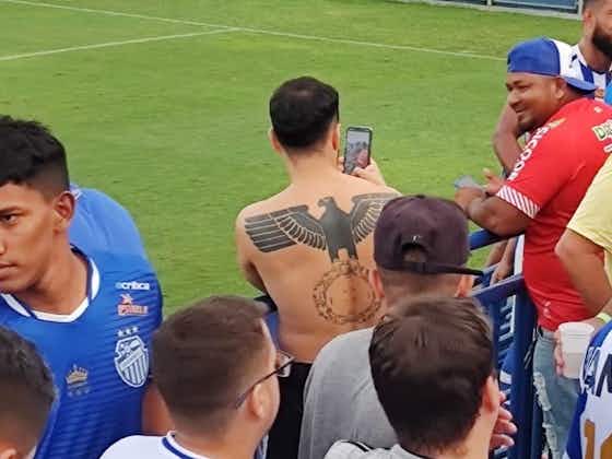 Imagem do artigo:Torcedor exibe tatuagem nazista em jogo do São Raimundo-AM na Série D e clube repudia atitude