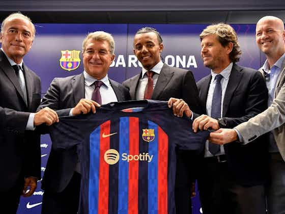 Imagem do artigo:Apresentado, Koundé comenta escolha pelo Barcelona: “Projeto muito ambicioso”