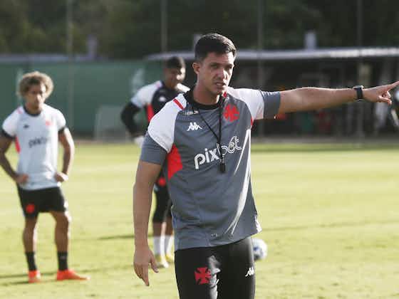 Imagem do artigo:Barbieri esboça escalação do Vasco com muitas mudanças contra o Flamengo