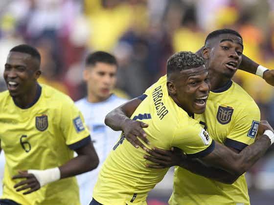 Imagem do artigo:Enner Valencia perde pênalti, mas Equador vira sobre o Uruguai pelas Eliminatórias