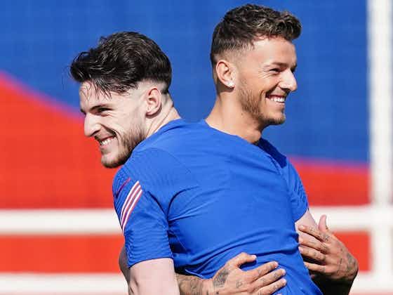 Article image:‘He’s such a good guy’: Declan Rice hopes to convince Ben White to make England U-turn