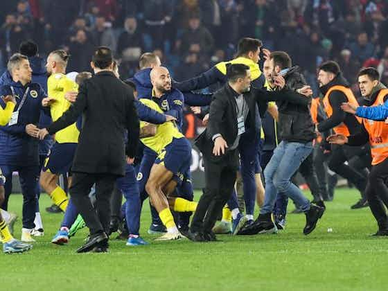 Image de l'article :Fenerbahce menace de quitter le championnat turc !