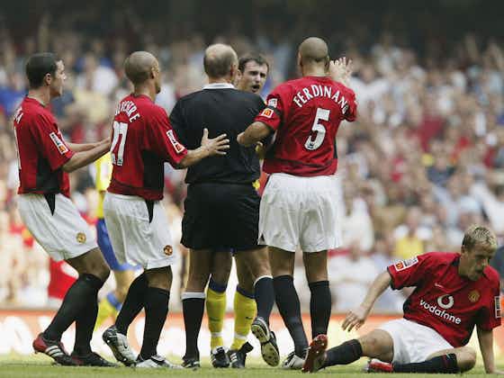 Article image:Arsenal vs Man Utd: Chaotic footage of 2003 Community Shield goes viral
