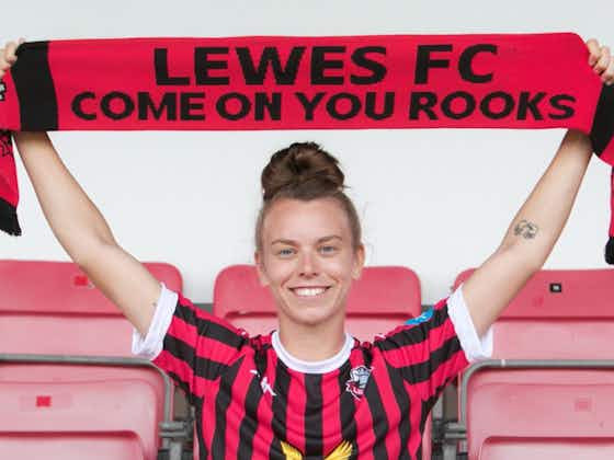 Article image:Lauren Heria: The Lewes FC star who runs business in 'massively growing' market