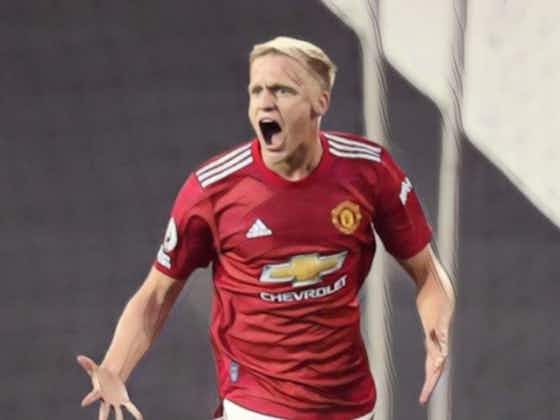 Article image:De Boer suggests Van De Beek style not suited to PL as he urges discussions over Man Utd game time