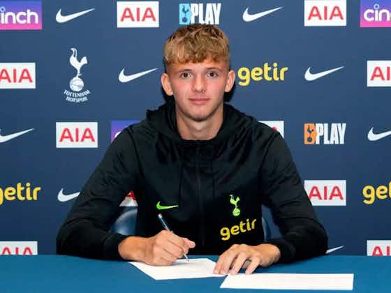 Article image:Academy defender signs first contract pro contract with Tottenham Hotspur