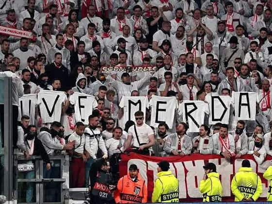 Image de l'article :« Juve Merda » : à Turin, les supporters de Fribourg déploient un message éloquent