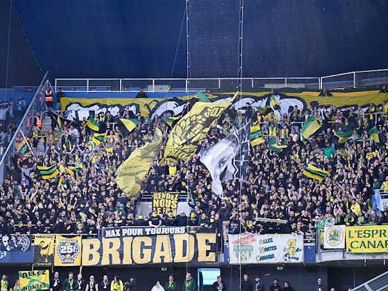 Image de l'article :Vidéo. Tifos, chants, fumigènes… retour sur l’ambiance de folie en parcage lors de Havre AC – FC Nantes