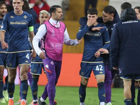 Imagem do artigo:Torcedor do Sivasspor invade o campo e, com um soco covarde, quebra o nariz de jovem da Fiorentina