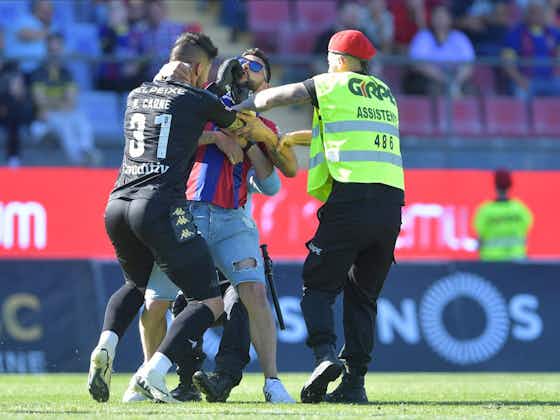 Image de l'article :Au Portugal, deux joueurs ont été expulsés après avoir frappé des supporters adverses