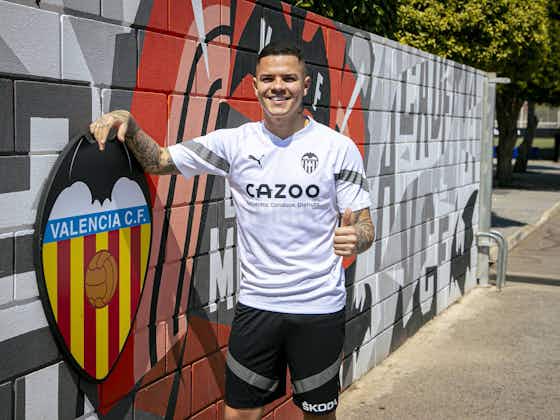Article image:Rodrigues: “I'm very happy with the opportunity that Valencia CF are giving me"