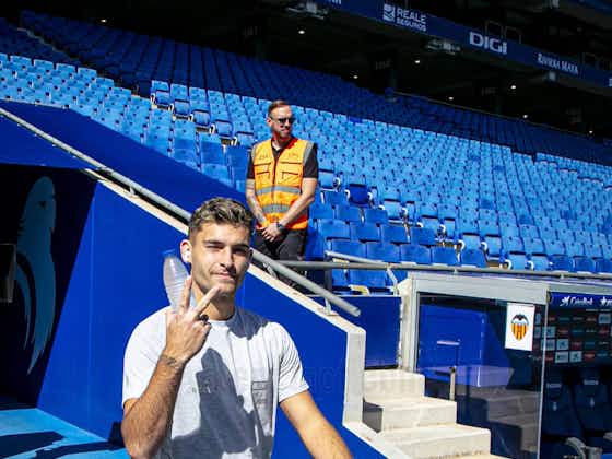 Article image:The team is already at RCDE Stadium 🏟️