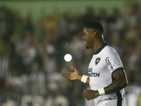 Imagem do artigo:Júnior Santos é artilheiro em gols e vice-líder em participações em gols entre atletas da Série A em 2024