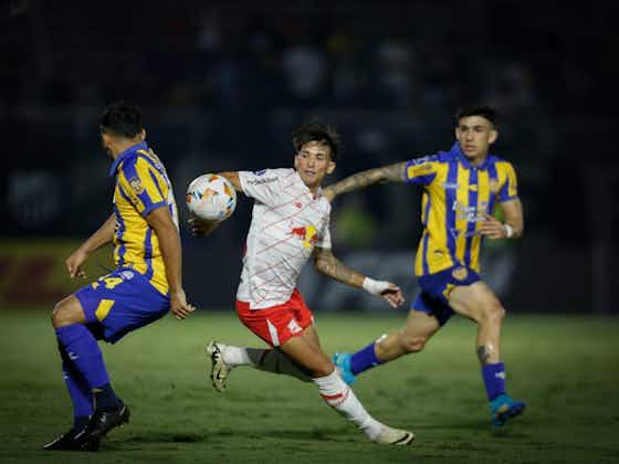 Article image:Bragantino deja al Luqueño de Cáceres con un pie fuera de la Sudamericana