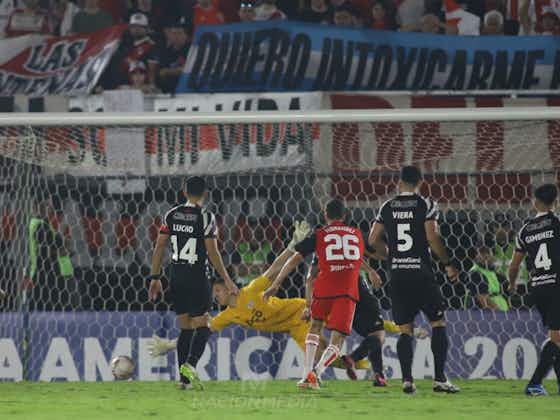 Imagen del artículo:Libertad se cae sobre el final ante River y complica sus chances en la Libertadores