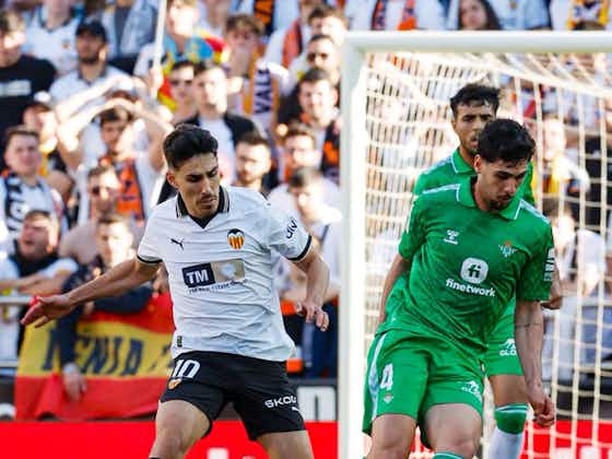 Imagen del artículo:El Betis logra 3 puntos claves en Mestalla por Europa