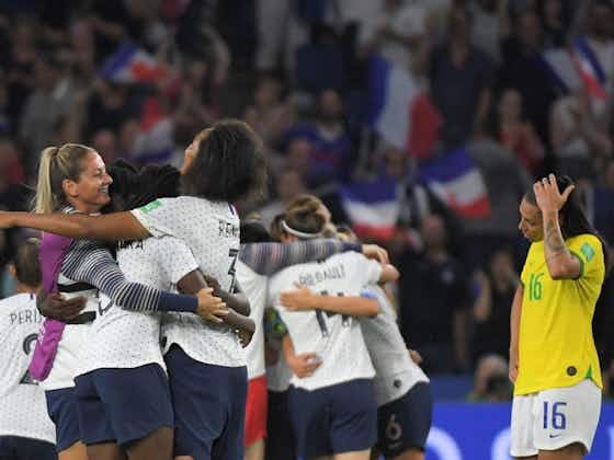 Article image:🎥 France make stadium rock with 'thunder clap'