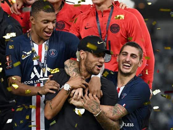 Article image:🎥 Kylian Mbappé angrily pushes Neymar out of PSG's team photo