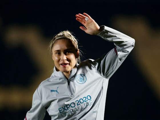 Article image:Manchester City captain Steph Houghton signs new deal