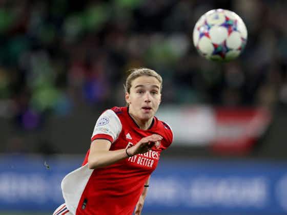 Article image:Vivianne Miedema ends exit talk to pen new Arsenal deal