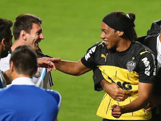 Artikelbild:📸 Messi und Ronaldinho Arm in Arm? Diese Doppelgänger feiert das Netz