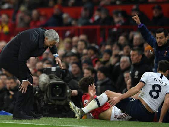Artikelbild:📸 The Injured One: United-Spieler grätscht Mourinho per Kopf weg
