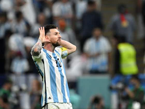 Artikelbild:😳 "Was guckst du so, Dummkopf?": Messi pöbelt gegen Gegner und Schiri