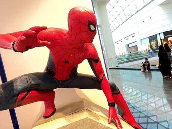 Artikelbild:📸 Zu viel Spiderman geschaut? PL-Star legt verwirrende Elfer-Pose hin