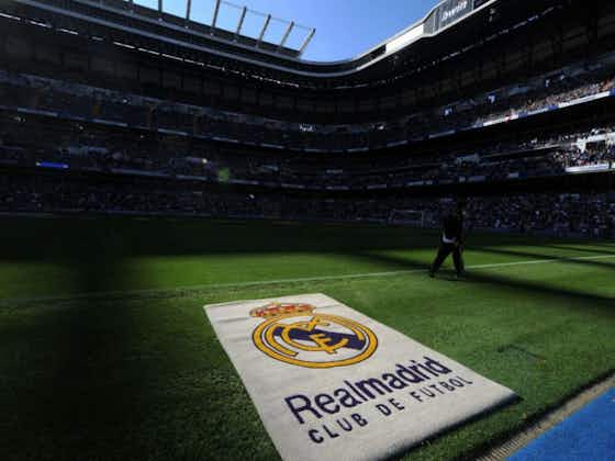 Imagen del artículo:📸 Vuelta a un clásico. Así sería la camiseta del Real Madrid 22/23