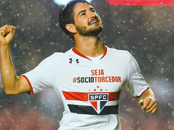 Imagem do artigo:Pato cogita voltar para o São Paulo ou atuar no Flamengo