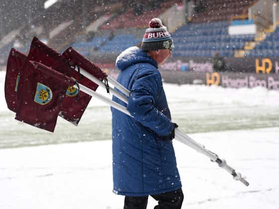 Imagem do artigo:🥶 Neve intensa adia jogo da Premier League; veja imagens