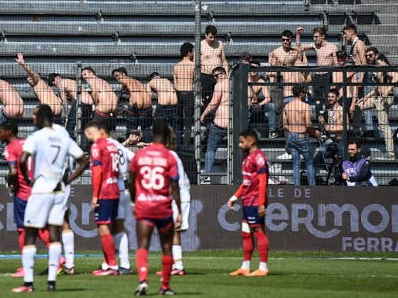 Imagem do artigo:🔞 Torcida tenta atrapalhar pênalti abaixando as calças na Ligue 1 🤣