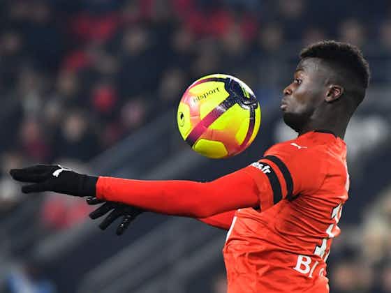 Image de l'article :Rennes a reçu une grosse offre d'un club chinois pour Niang